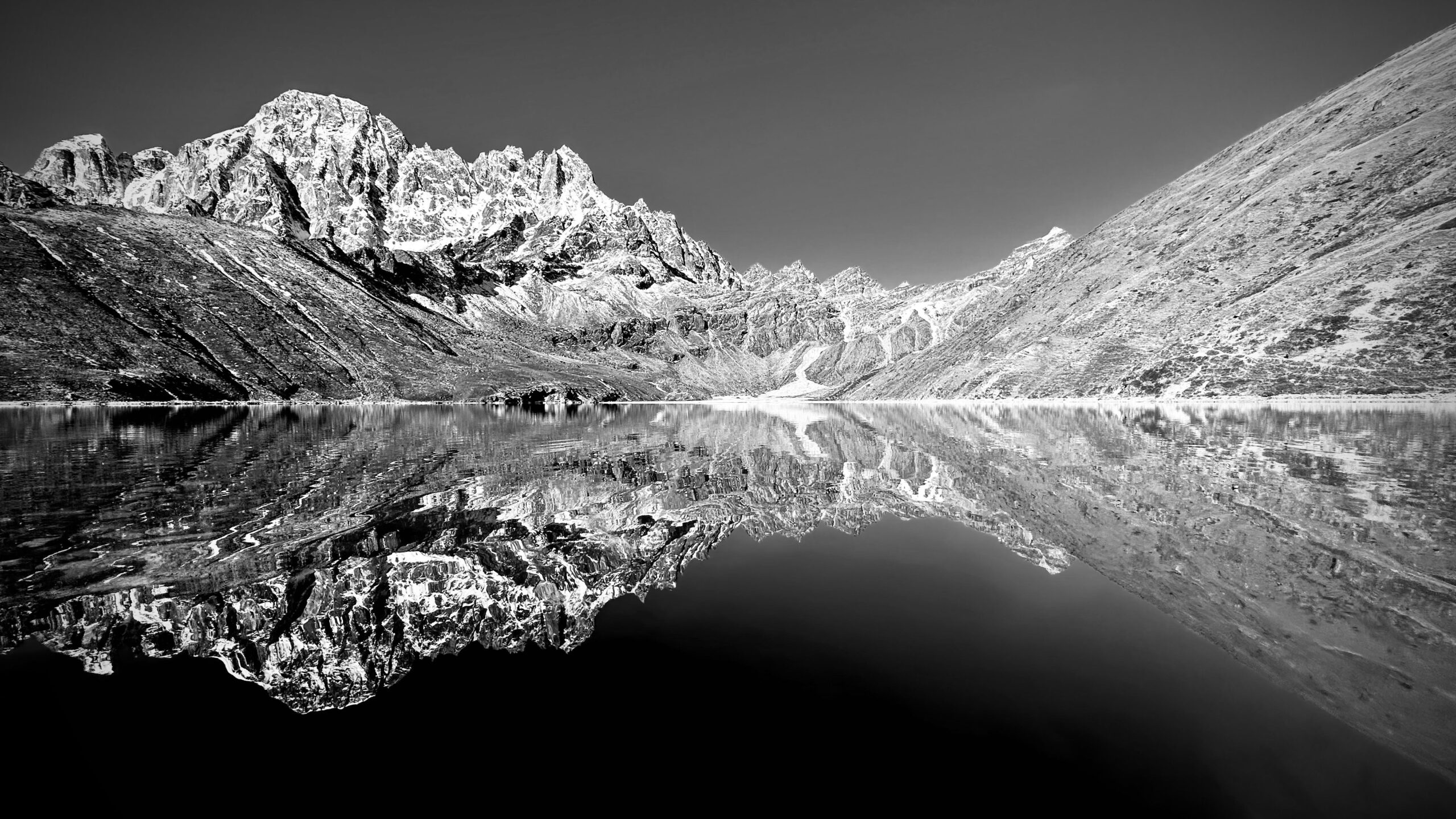 Everest Trekking VS Annapurna Trekking